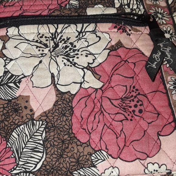 Vera Bradley crossbody purse and make up bag - Picture 7 of 8
